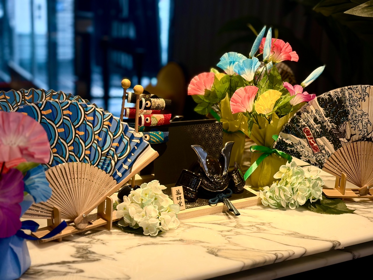 初夏の装飾でお客様をお出迎えいたします。